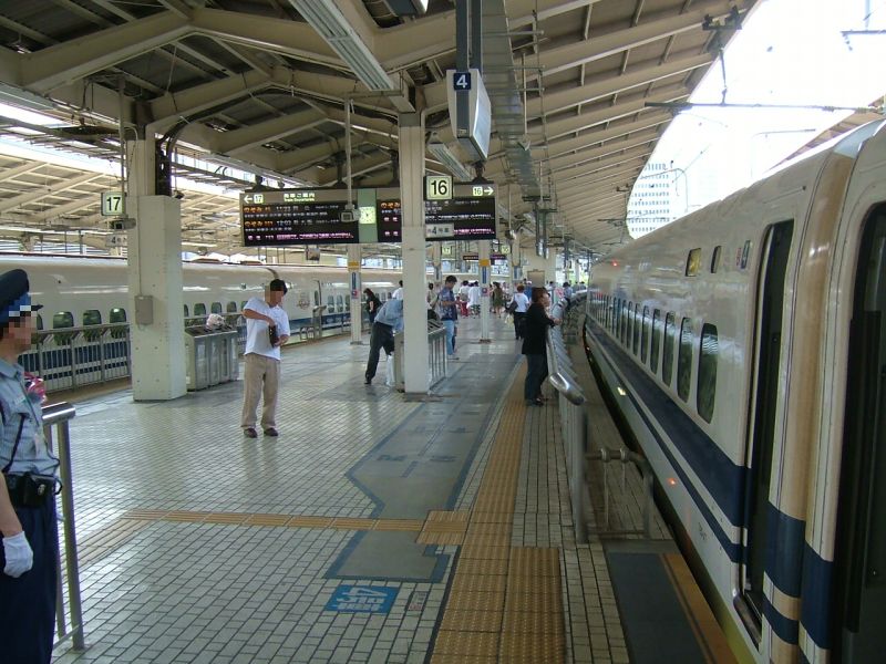 東海道新幹線ホーム
